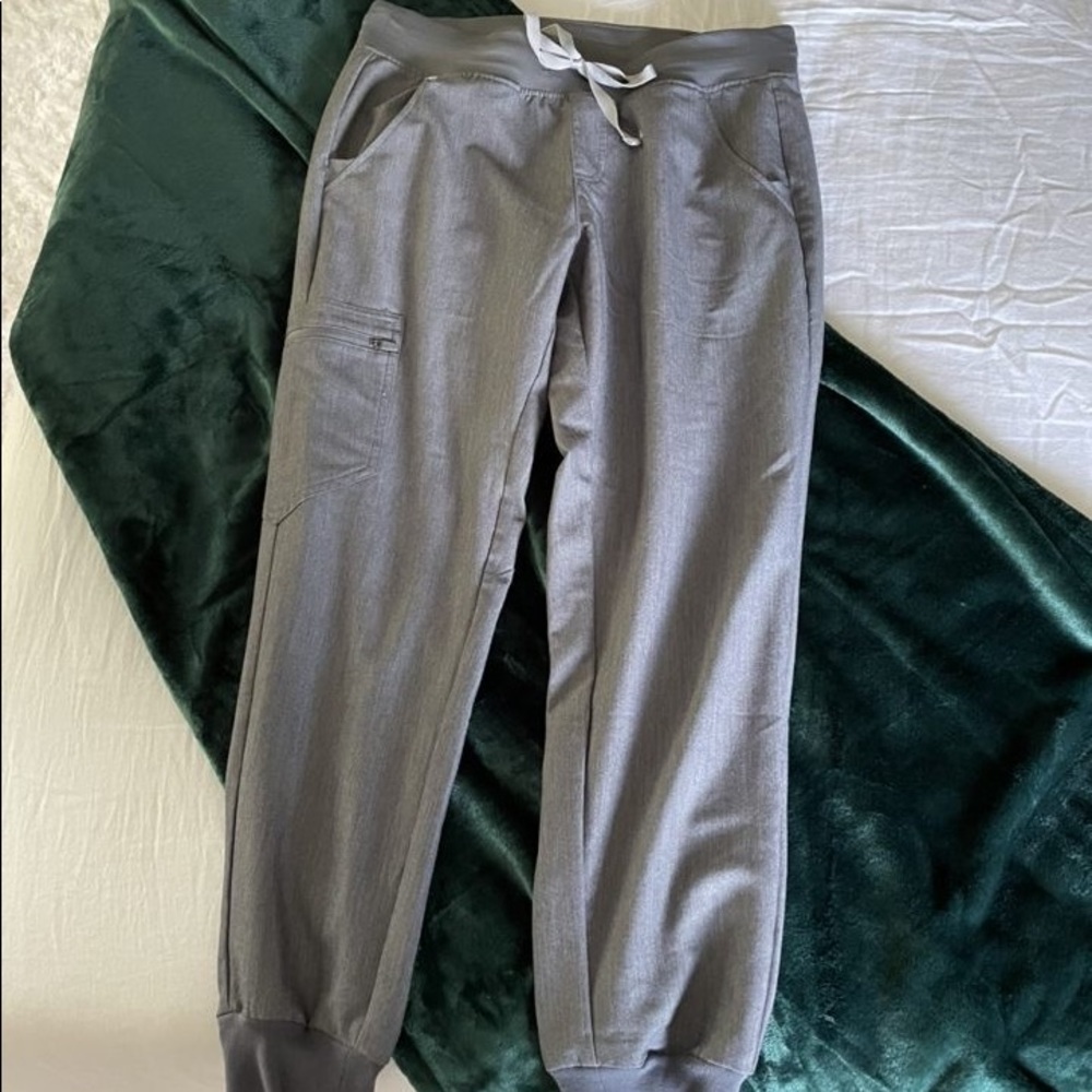 Grey graphite FIGS scrub pants joggers women’s
